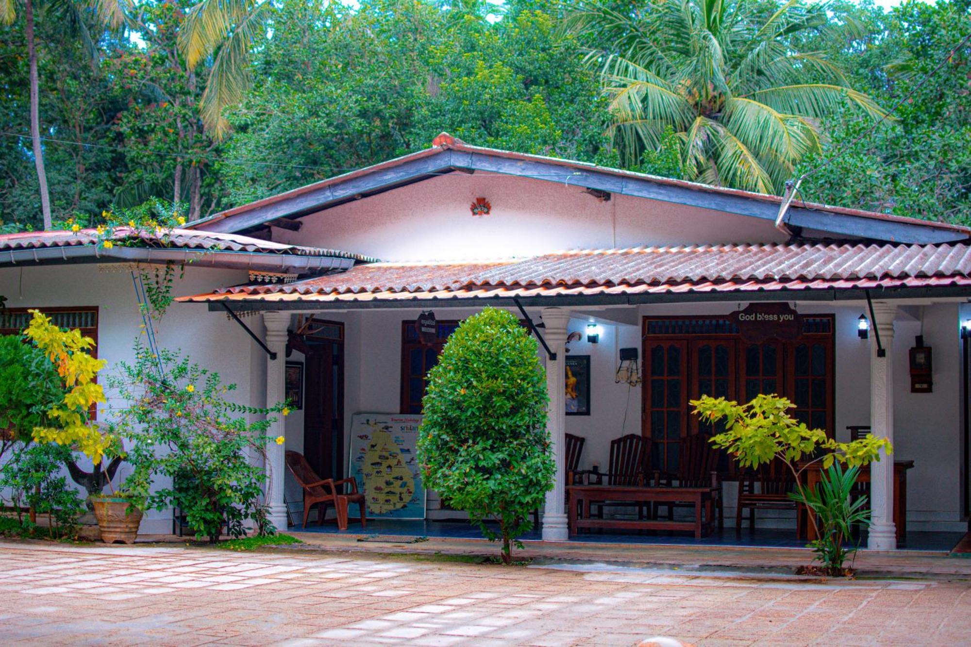 Tourist Holiday Inn Dambulla Dış mekan fotoğraf